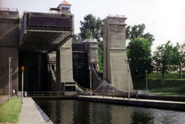 Peterborough Hydraulic (Canal) Lift Lock