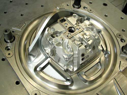 Computing - An electrode with an integrated CAD and CAM system