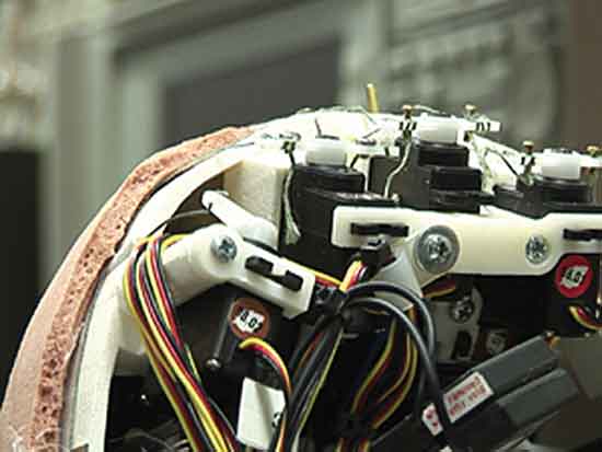 News and Notes - A robot at UC San Diego