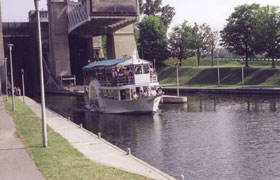 Peterborough Hydraulic (Canal) Lift Lock With Cruiser